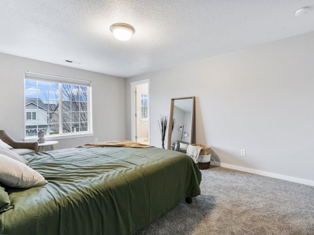 No Place Like Home Vancouver Extérieur photo