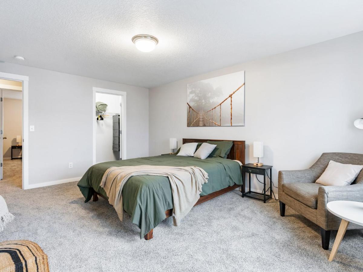 No Place Like Home Vancouver Extérieur photo